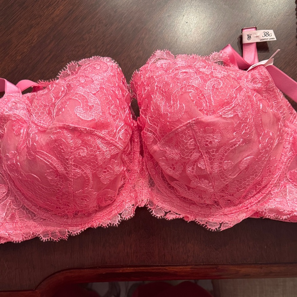 Elegant Pink Lace Bra